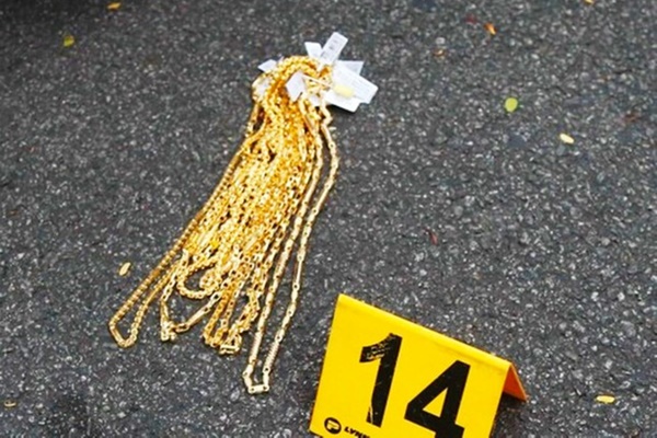 Lời khai nghi phạm dùng súng cướp tiệm vàng ở Huế-4