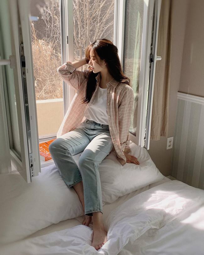 10 cách diện áo sơ mi họa tiết trẻ trung, sang chảnh chứ không sến-6