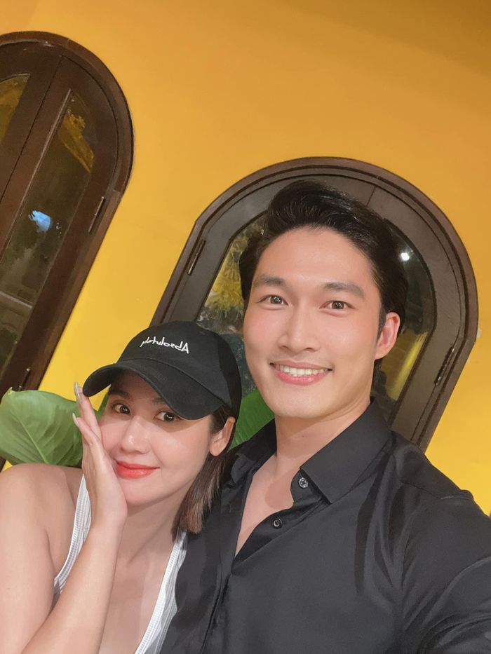 Dàn diễn viên Thương ngày nắng về khóc nức nở khi cùng nhau xem tập cuối-9