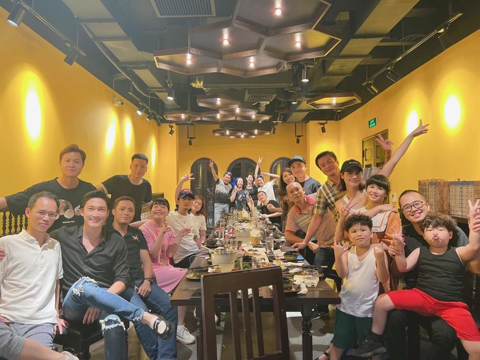 Dàn diễn viên Thương ngày nắng về khóc nức nở khi cùng nhau xem tập cuối-6