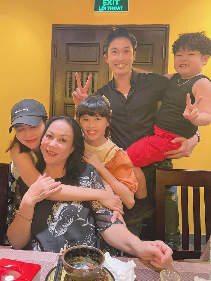 Dàn diễn viên Thương ngày nắng về khóc nức nở khi cùng nhau xem tập cuối-8