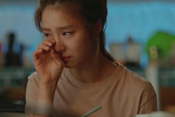 Nửa năm sau khi cưới em chồng hỏi vay 300 triệu, hai năm sau đến đòi, tôi đã khóc khi em nói điều gì đó-1