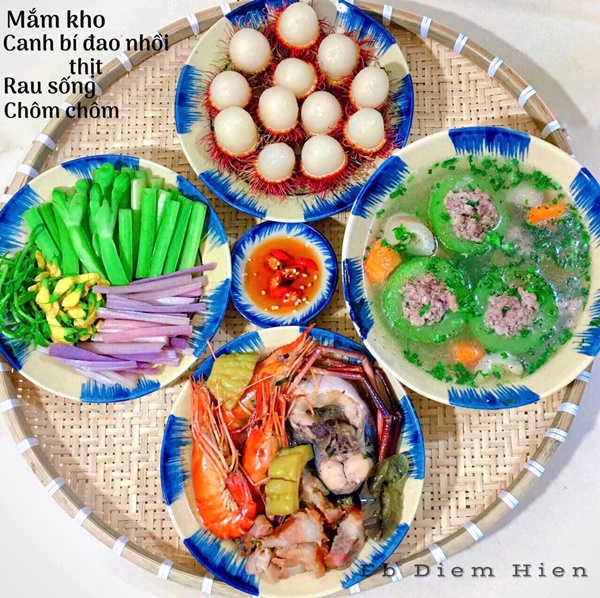 Lấy chồng Hà Nội mẹ đảm Bến Tre chiêu đãi cả nhà loạt mâm cơm 2 miền ngon miệng, đẹp mắt, cả tuần không lặp món-1