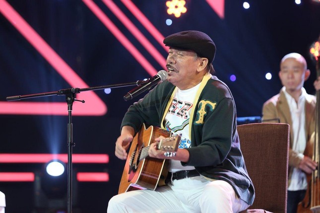 Ngắm căn biệt thự view biển đẹp như mơ của vị nhạc sĩ nổi tiếng vừa được sống lại sau thời gian chiến đấu với bệnh ung thư-1