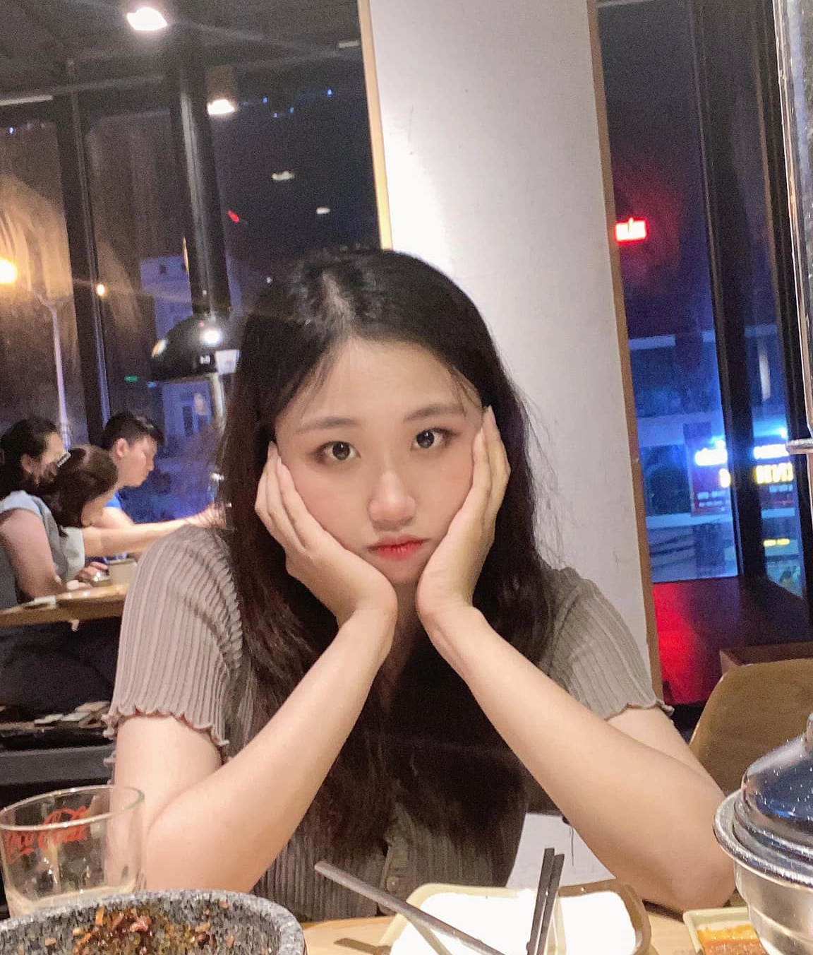 Sếp lương 40 triệu vẫn mang cơm nhà, uống trà đá vỉa hè, nhân viên lương 12 triệu trưa Haidilao, cà phê Starbucks - thực tế cho thấy sang nhưng chưa chắc giàu là vậy?-3