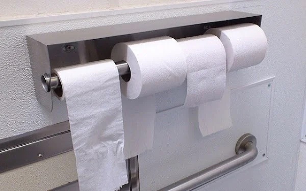 Chọn giấy vệ sinh màu trắng và màu vàng tốt hơn? Câu trả lời khiến ai nấy đều bất ngờ-2