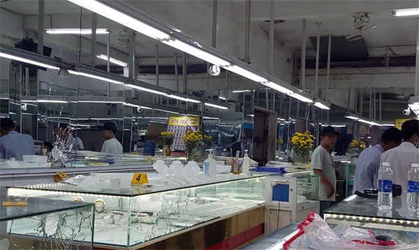 Lời khai nghi phạm dùng súng cướp tiệm vàng ở Huế-1