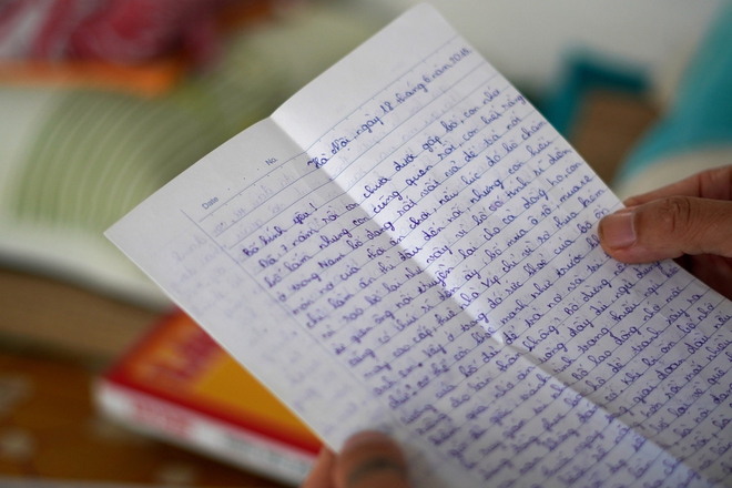 Lời nói dối bố đi công tác” và cuộc gặp gỡ cha con nơi cổng trại giam sau 12 năm xa cách-1