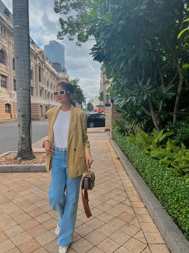 Muốn mặc quần ống rộng thật trẻ trung, hãy tham khảo các mỹ nhân Việt-2