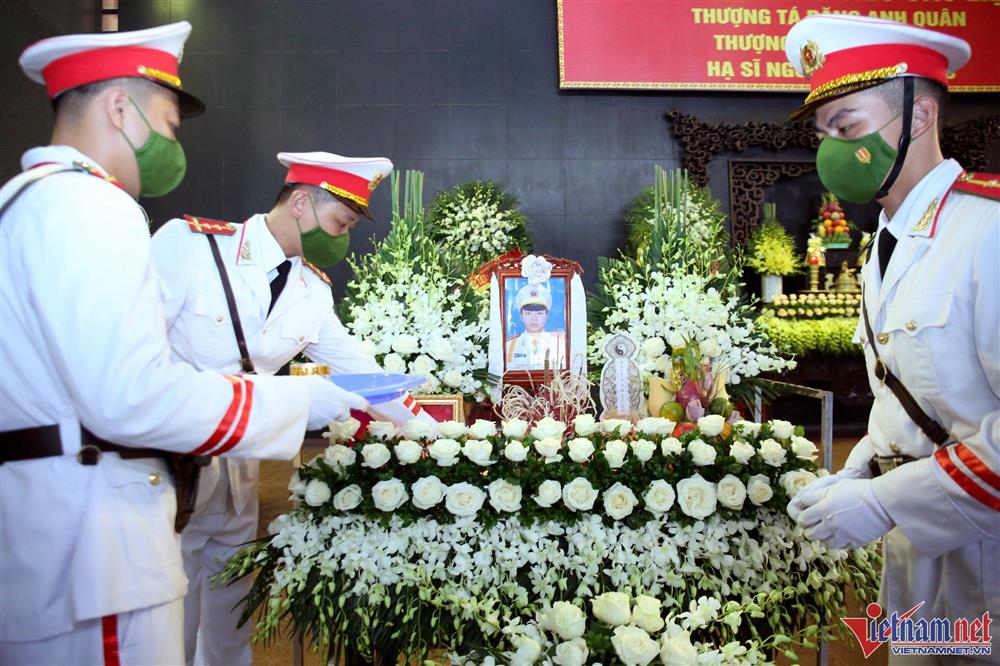 Tiễn biệt 3 cảnh sát hy sinh khi chữa cháy-4