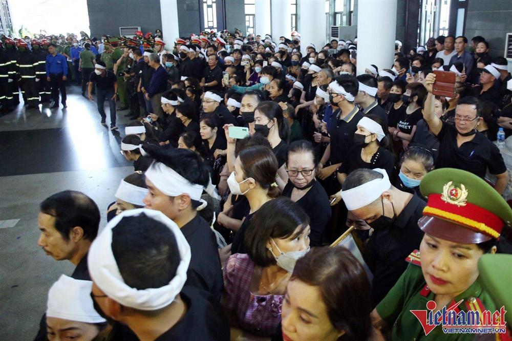 Tiễn biệt 3 cảnh sát hy sinh khi chữa cháy-7