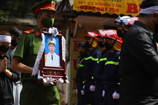 Nghẹn ngào lễ di quan ba liệt sĩ Cảnh sát phòng cháy chữa cháy-13