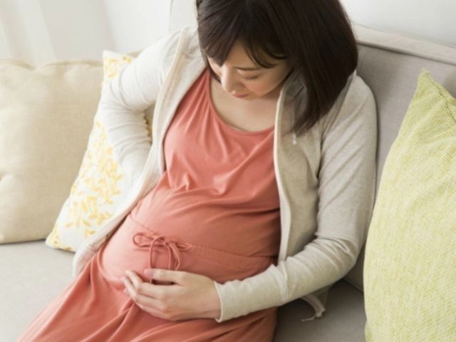 Bụng sà xuống trong tam cá nguyệt thứ 3 là dấu hiệu sắp sinh? 3 dấu hiệu chuyển dạ phổ biến nhất bà bầu cần nắm rõ-1