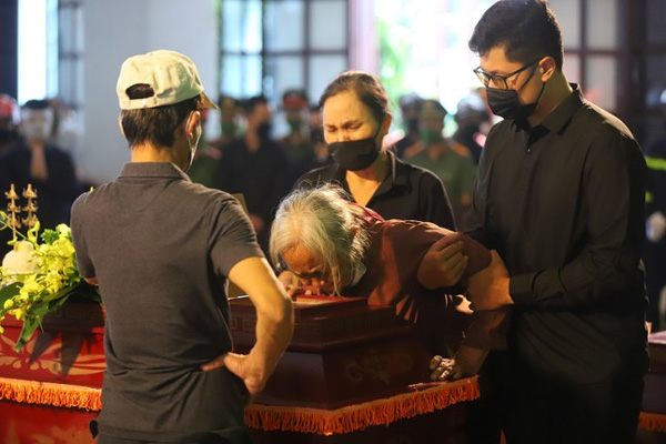 Cha của liệt sĩ Đỗ Đức Việt: ‘Tạm biệt người hùng, đồng đội của bố’-3