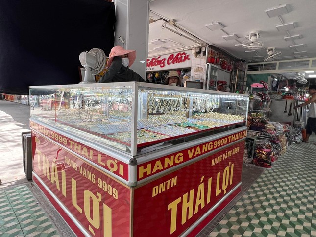 Tiết lộ số vàng bị cựu cán bộ trại giam nổ súng cướp ở Huế-4