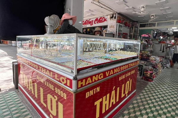 Tối nay Hà Nội dựng dải phân cách tách làn riêng trên đường Nguyễn Trãi-2