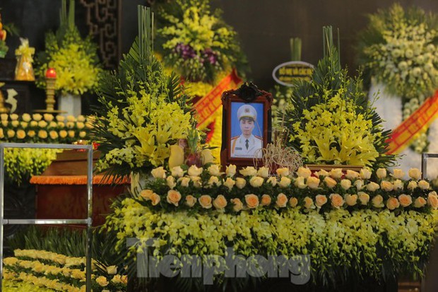 Mẹ ơi, xin hãy lau nước mắt để tiễn con đi!-4