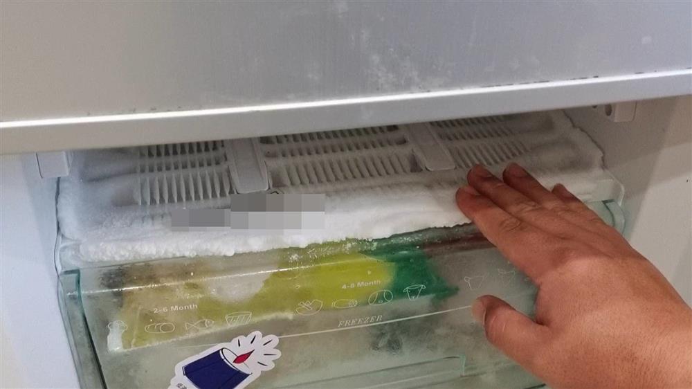 Thả chiếc khẩu trang vào tủ lạnh, cách làm rất đơn giản nhưng có công dụng bất ngờ, khi biết rồi thì ai cũng muốn làm theo ngay-6