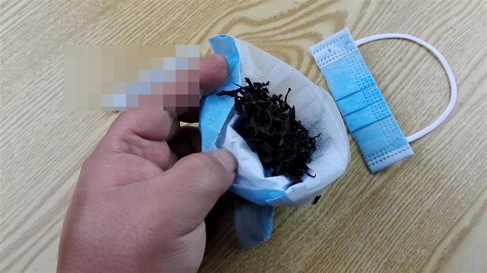 Thả chiếc khẩu trang vào tủ lạnh, cách làm rất đơn giản nhưng có công dụng bất ngờ, khi biết rồi thì ai cũng&nbsp;muốn làm theo ngay-7