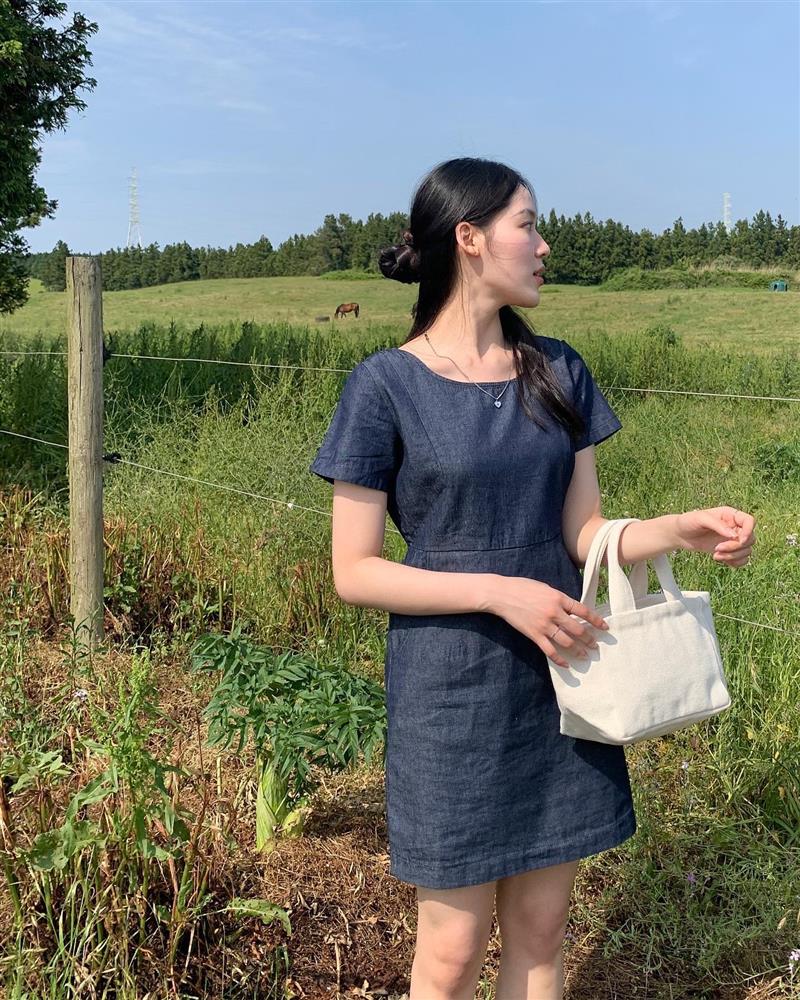 4 mẫu váy liền cứ mặc là dáng thon thả-14