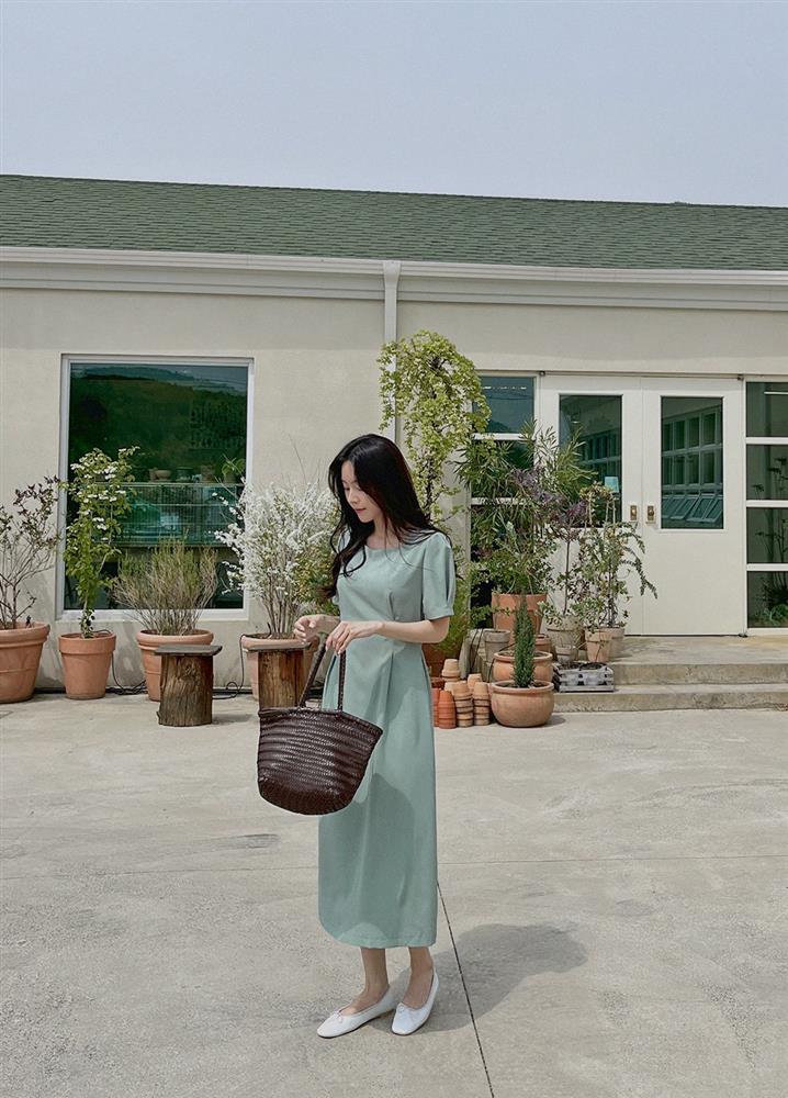 4 mẫu váy liền cứ mặc là dáng thon thả-7