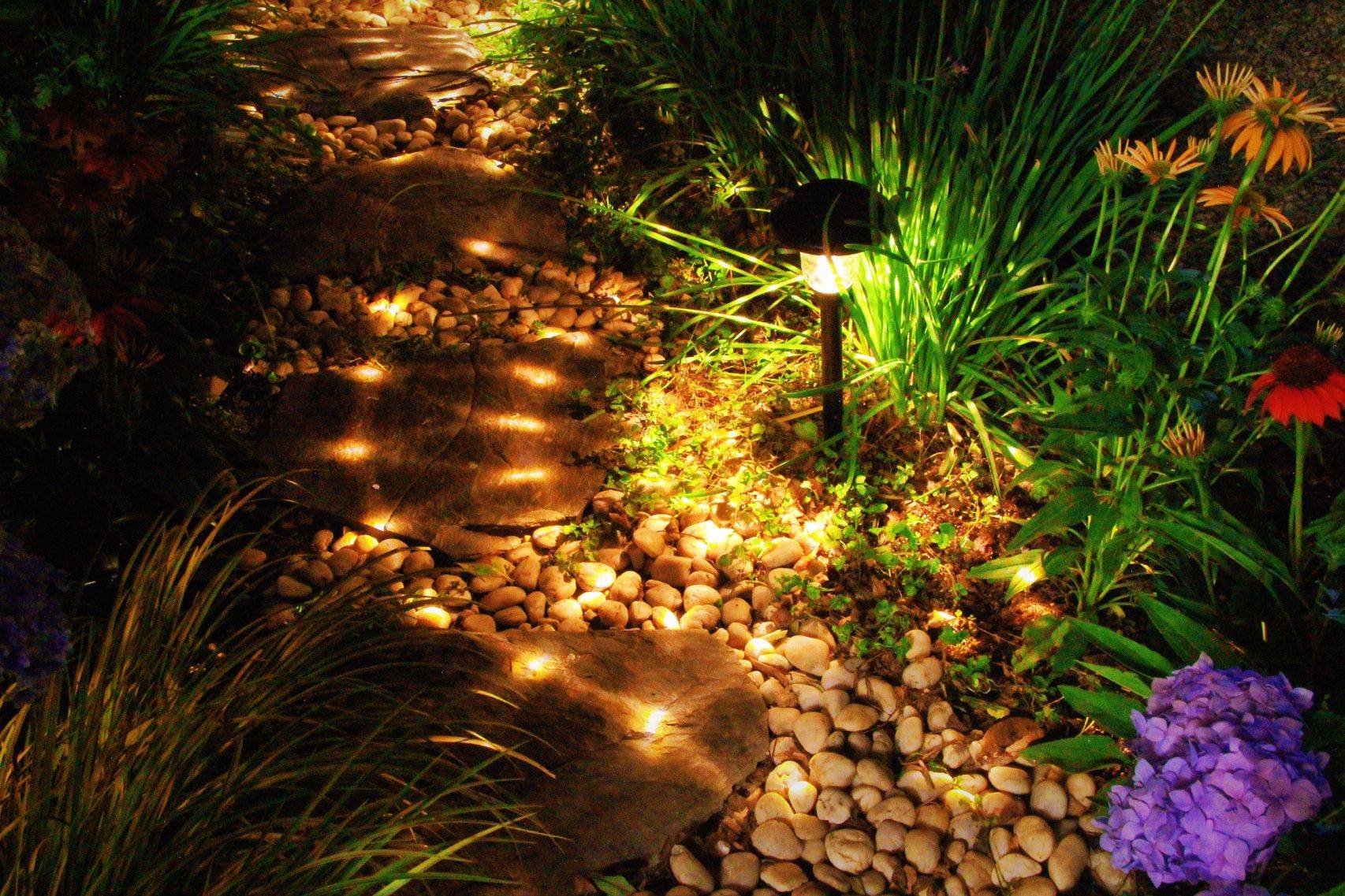 Khu vườn hoa cỏ rộng 100m², hễ ai đặt chân đến là quên lối về, xóa tan hết mọi muộn phiền trên đời-24