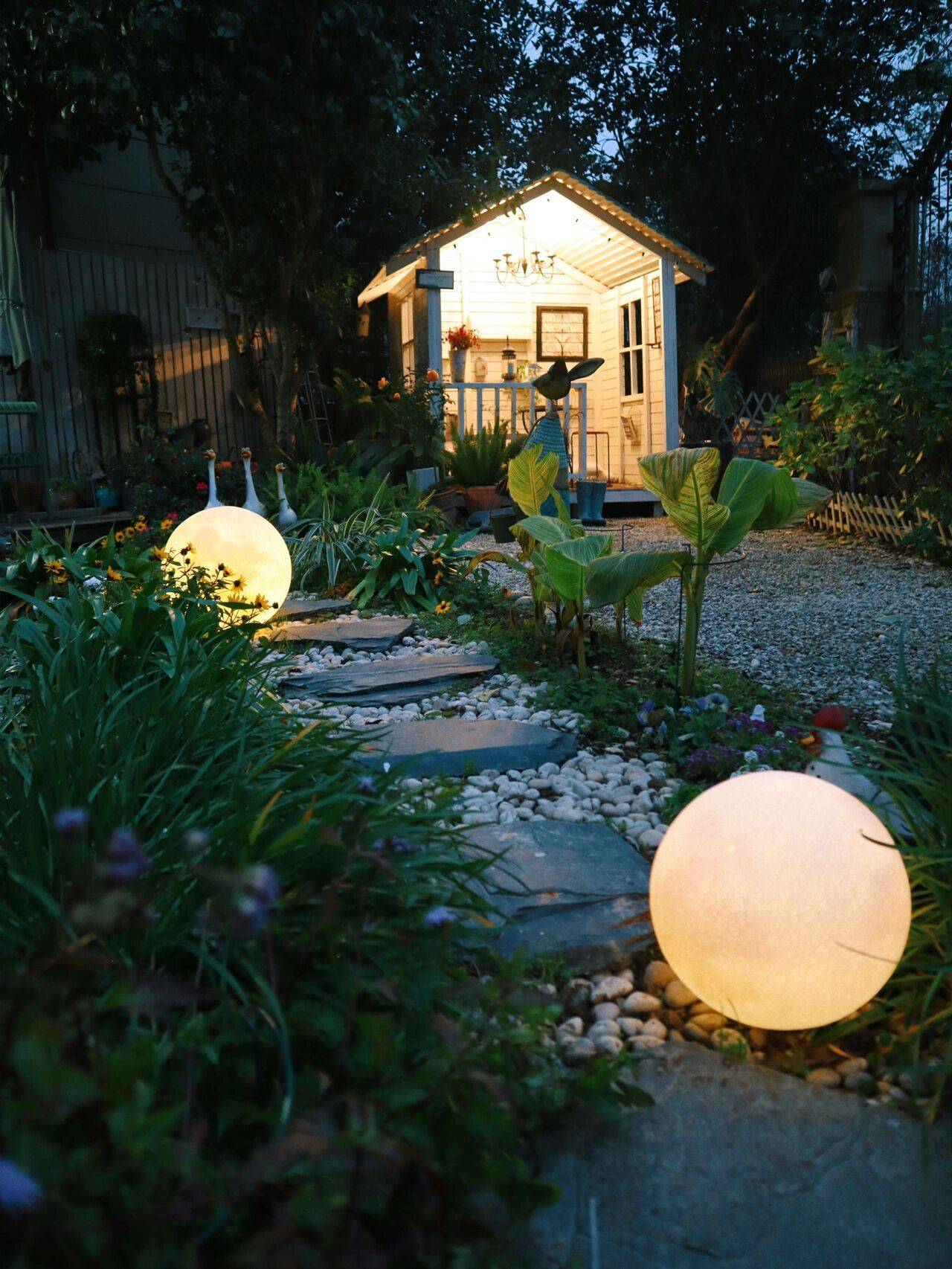 Khu vườn hoa cỏ rộng 100m², hễ ai đặt chân đến là quên lối về, xóa tan hết mọi muộn phiền trên đời-22