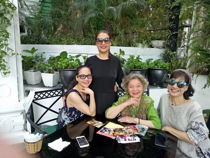 Tuổi xế chiều bình lặng, hạnh phúc của NSƯT Lê Vân-9