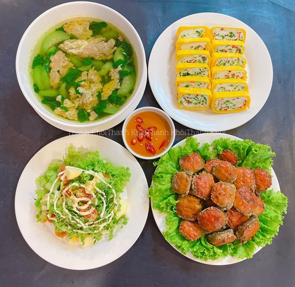 Mẹ đảm Hà Nội với mâm cơm rực rỡ sắc màu hấp dẫn, nguyên liệu đơn giản nhưng biến tấu ngon miệng, đẹp mắt-2