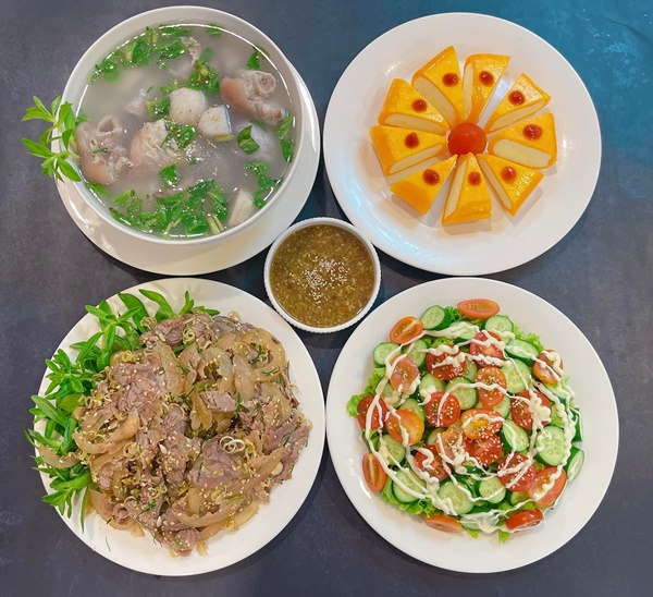 Mẹ đảm Hà Nội với mâm cơm rực rỡ sắc màu hấp dẫn, nguyên liệu đơn giản nhưng biến tấu ngon miệng, đẹp mắt-3