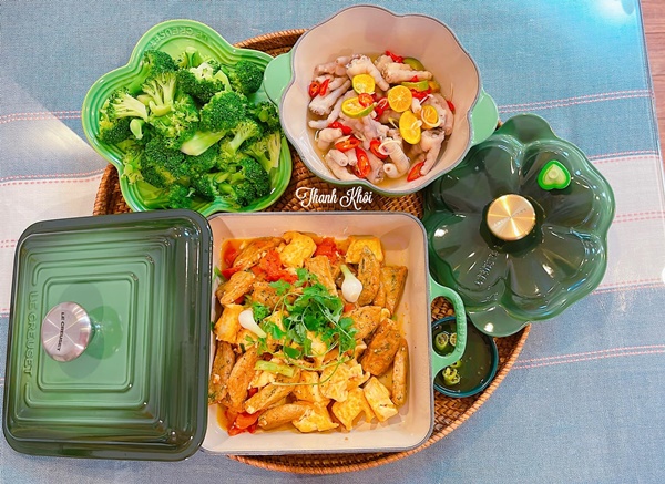 Mẹ đảm Hà Nội với mâm cơm rực rỡ sắc màu hấp dẫn, nguyên liệu đơn giản nhưng biến tấu ngon miệng, đẹp mắt-19