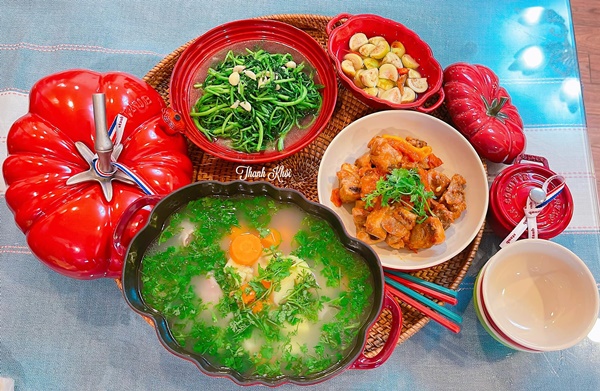 Mẹ đảm Hà Nội với mâm cơm rực rỡ sắc màu hấp dẫn, nguyên liệu đơn giản nhưng biến tấu ngon miệng, đẹp mắt-20