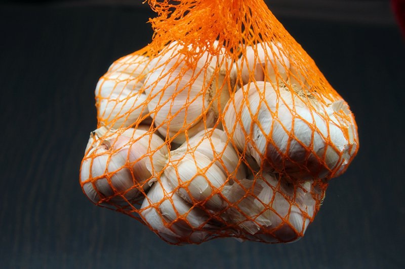 4 cách lột vỏ tỏi cực nhanh, không sợ hôi tay-3