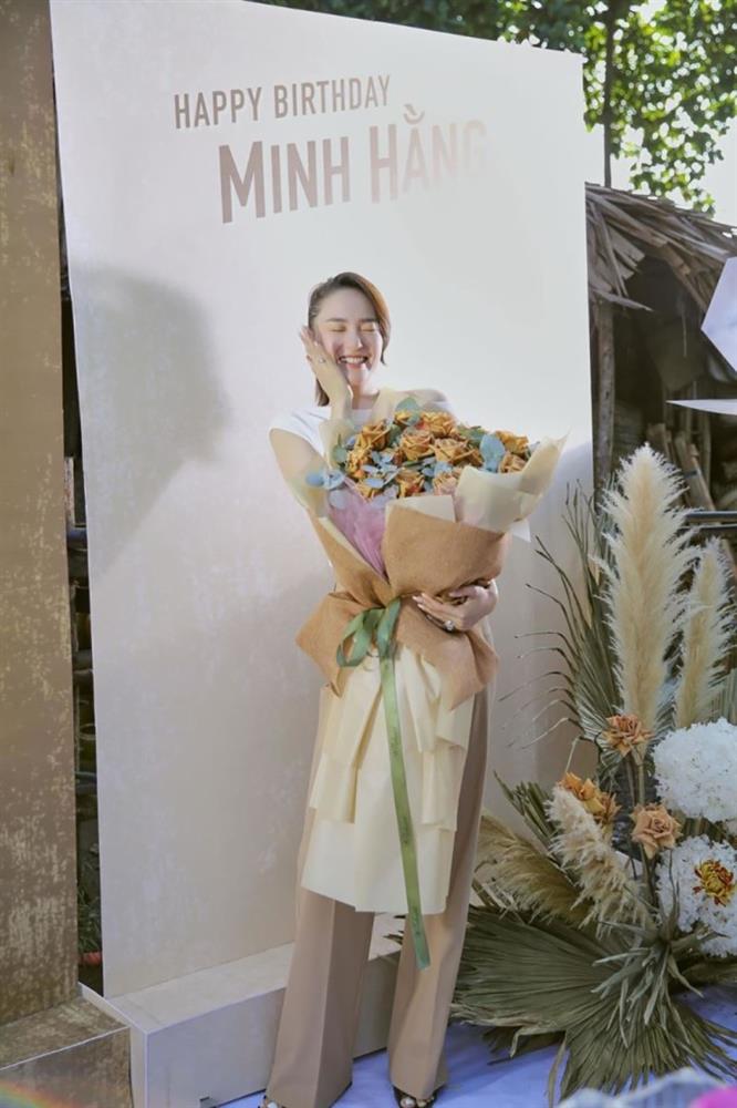 Cuộc sống làm vợ của Minh Hằng ở tuổi 35: Được ông xã đại gia cưng chiều hết mực-1