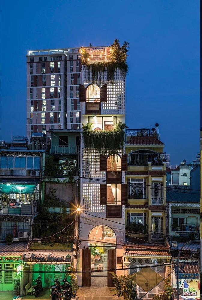 Nhà ống mang đậm phong cách resort với diện tích 4x22m-1