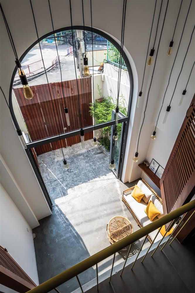 Nhà ống mang đậm phong cách resort với diện tích 4x22m-6