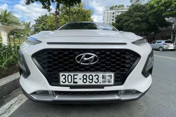 Che biển số tránh phạt nguội, tài xế hốt hoảng tháo vội khi gặp cảnh sát-1