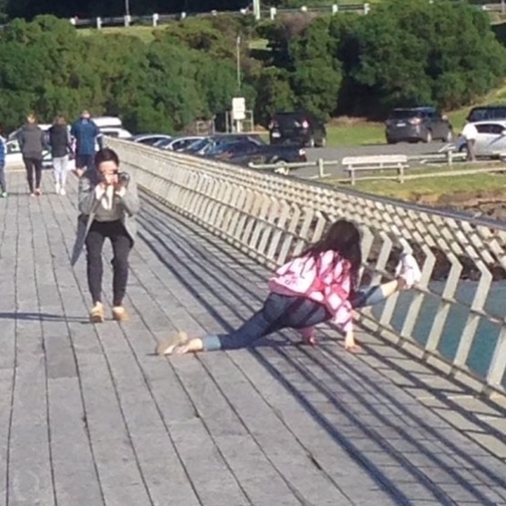 Muôn kiểu lăn xả dở khóc dở cười khi các chàng trai chụp ảnh cho nóc nhà-4