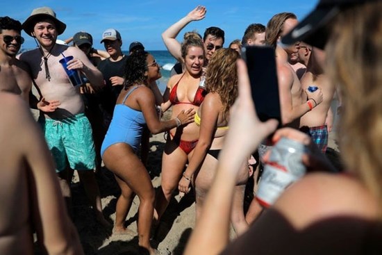 Florida thành 'thủ phủ lừa đảo' vì nạn nhà nghỉ giả