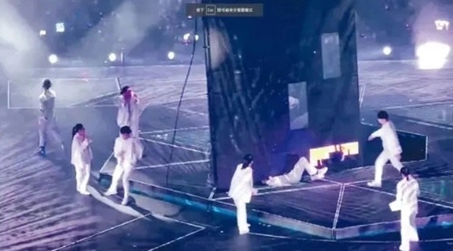 Công bố nguyên nhân màn hình 600 kg rơi xuống khiến vũ công nhóm Mirror bị liệt-3