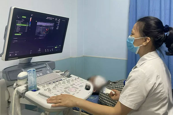 Chàng trai 25 tuổi bất ngờ phát hiện ung thư tinh hoàn nhờ 1 lần đi giải tỏa nhu cầu-4