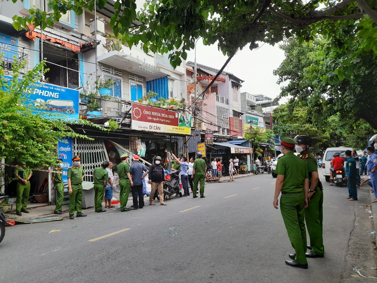 NÓNG: 3 mẹ con tử vong thương tâm trong căn nhà bị cháy-3