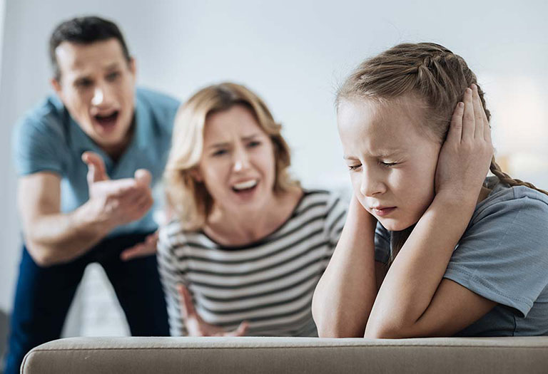 Có giận cỡ nào cha mẹ cũng tránh mắng con vào những thời điểm sau, ranh giới giữa việc nhận ra sai lầm và bất mãn cực kỳ mong manh-4