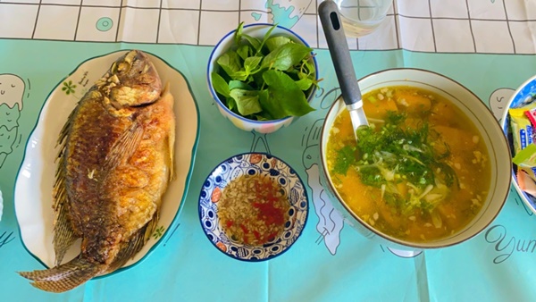 Nhớ cơm Việt, chàng trai trẻ du học Đài Loan đích thân vào bếp nấu toàn món ăn ngon, chế biến đơn giản lại siêu tiết kiệm-12