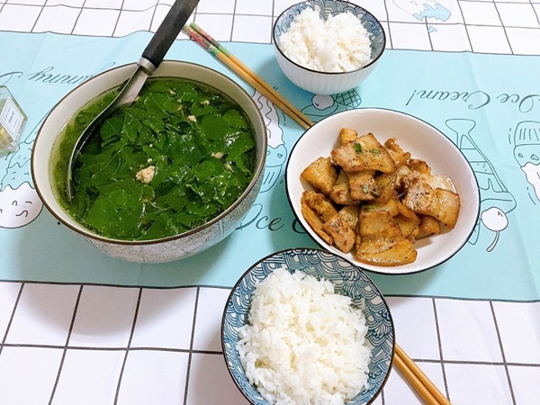 Nhớ cơm Việt, chàng trai trẻ du học Đài Loan đích thân vào bếp nấu toàn món ăn ngon, chế biến đơn giản lại siêu tiết kiệm-13