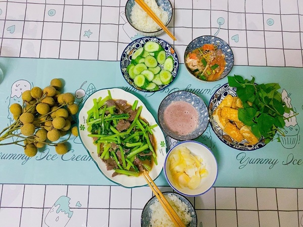 Nhớ cơm Việt, chàng trai trẻ du học Đài Loan đích thân vào bếp nấu toàn món ăn ngon, chế biến đơn giản lại siêu tiết kiệm-14