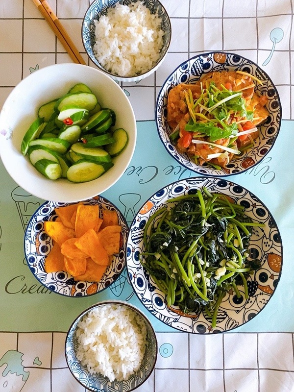 Nhớ cơm Việt, chàng trai trẻ du học Đài Loan đích thân vào bếp nấu toàn món ăn ngon, chế biến đơn giản lại siêu tiết kiệm-19