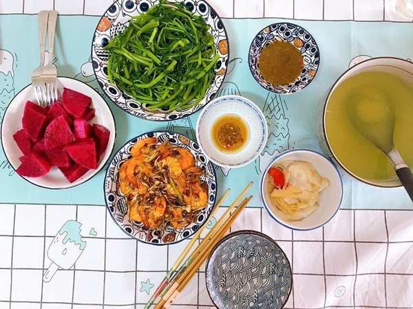 Nhớ cơm Việt, chàng trai trẻ du học Đài Loan đích thân vào bếp nấu toàn món ăn ngon, chế biến đơn giản lại siêu tiết kiệm-2