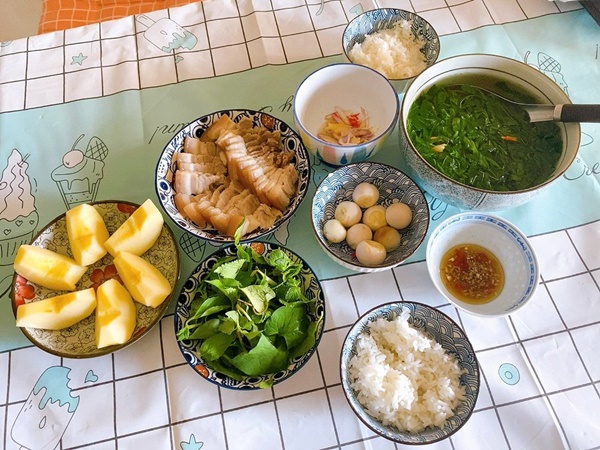 Nhớ cơm Việt, chàng trai trẻ du học Đài Loan đích thân vào bếp nấu toàn món ăn ngon, chế biến đơn giản lại siêu tiết kiệm-3