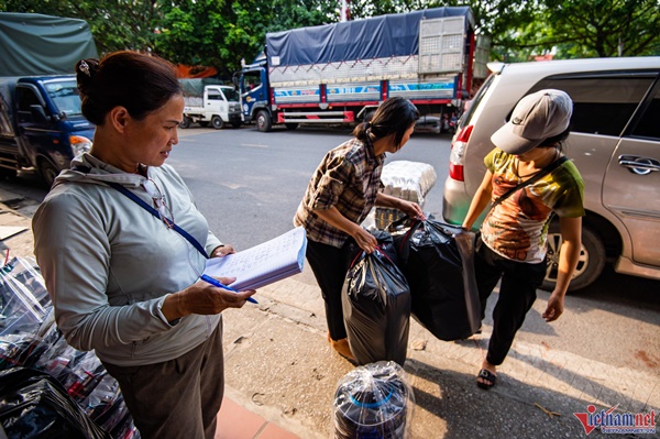 Biệt thự sân vườn có bể bơi cho người cõi âm mùa Vu Lan-2